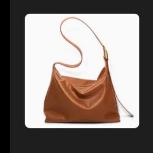 Elegant Tan Leather Shoulder Bag